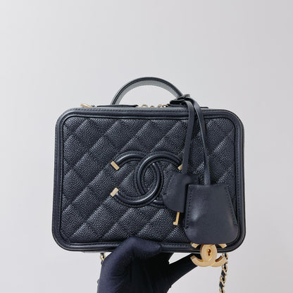 CC Filigree Medium Caviar Quilted Vanity Case Black