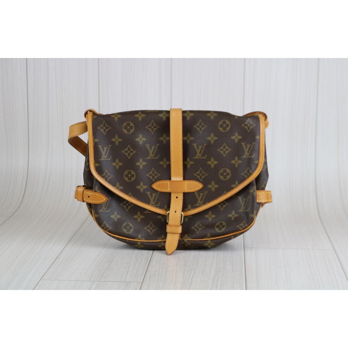Rank A ｜ LV Monogram Saumur MM Shoulder Bag｜031916
