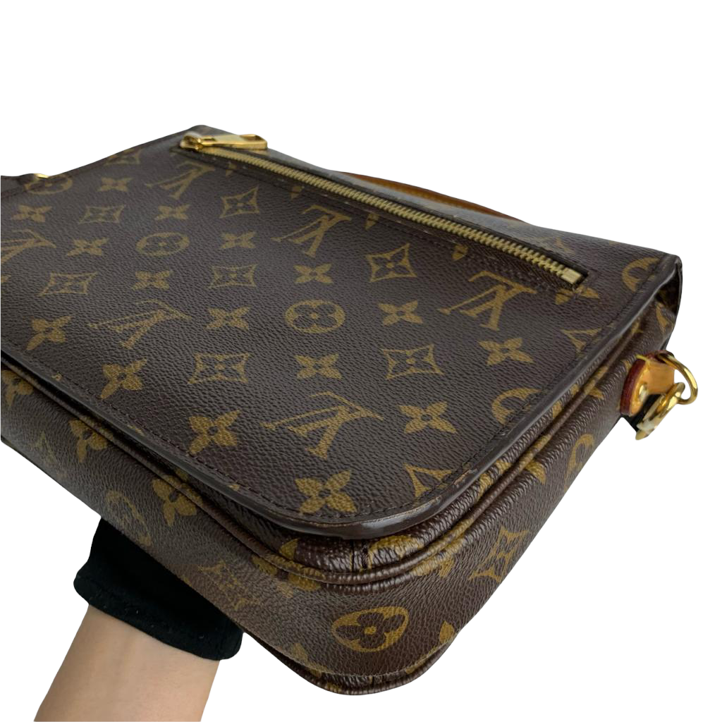 Louis-Vuitton Pochette Metis Leather Monogram GHW
