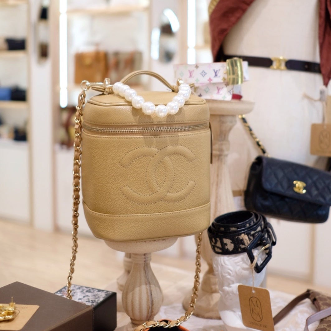 Chanel vintage beige coco caviar wash bag