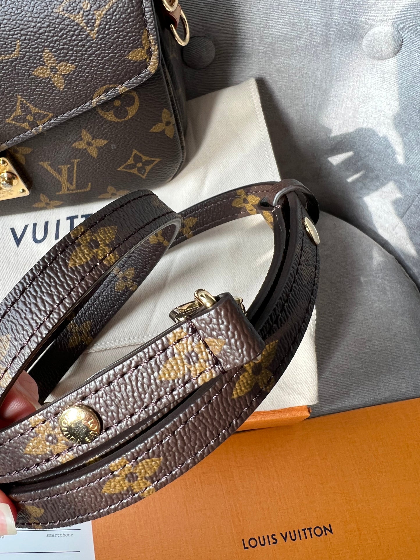 Louis Vuitton Pochette Metis East West Monogram (RRP £2,070)