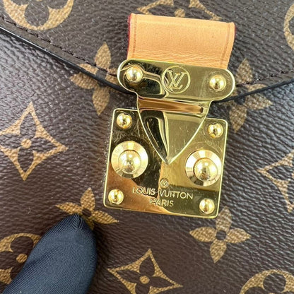 Louis-Vuitton Monogram Pochette Métis GHW
