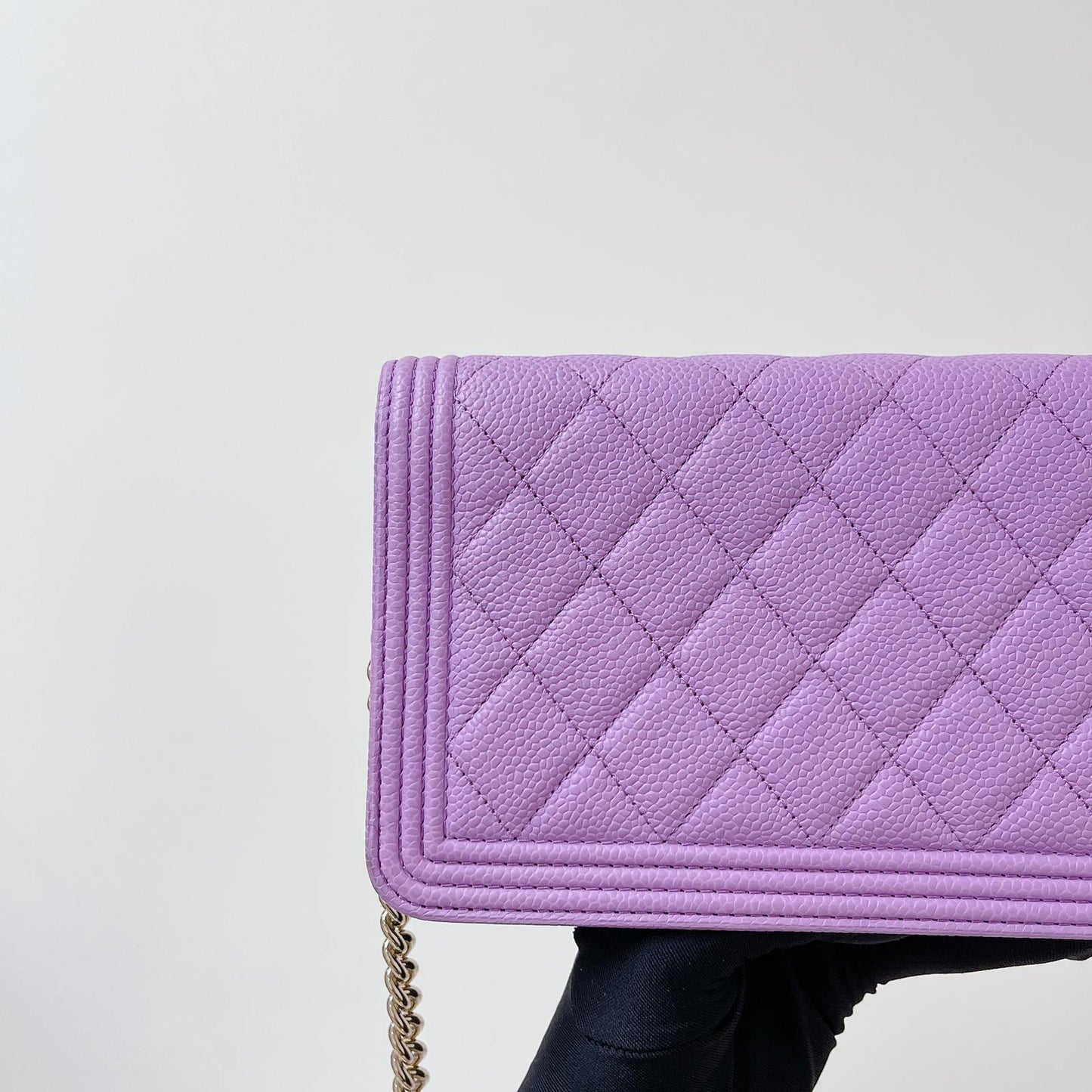 Boy Wallet on Chain Caviar Lilac LGHW