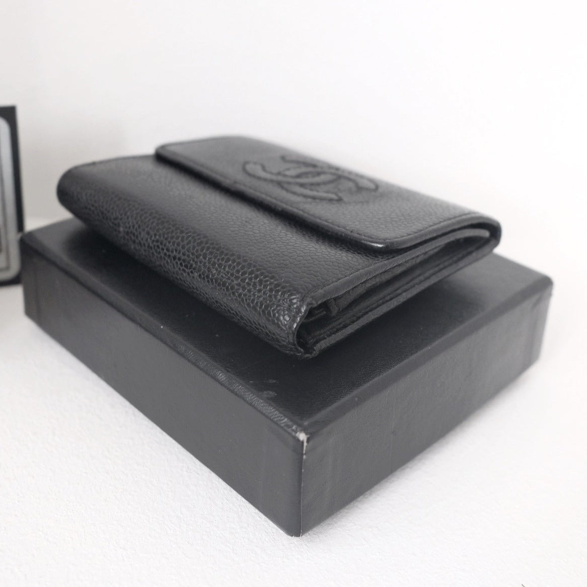 Chanel vintage caviar leather short wallet