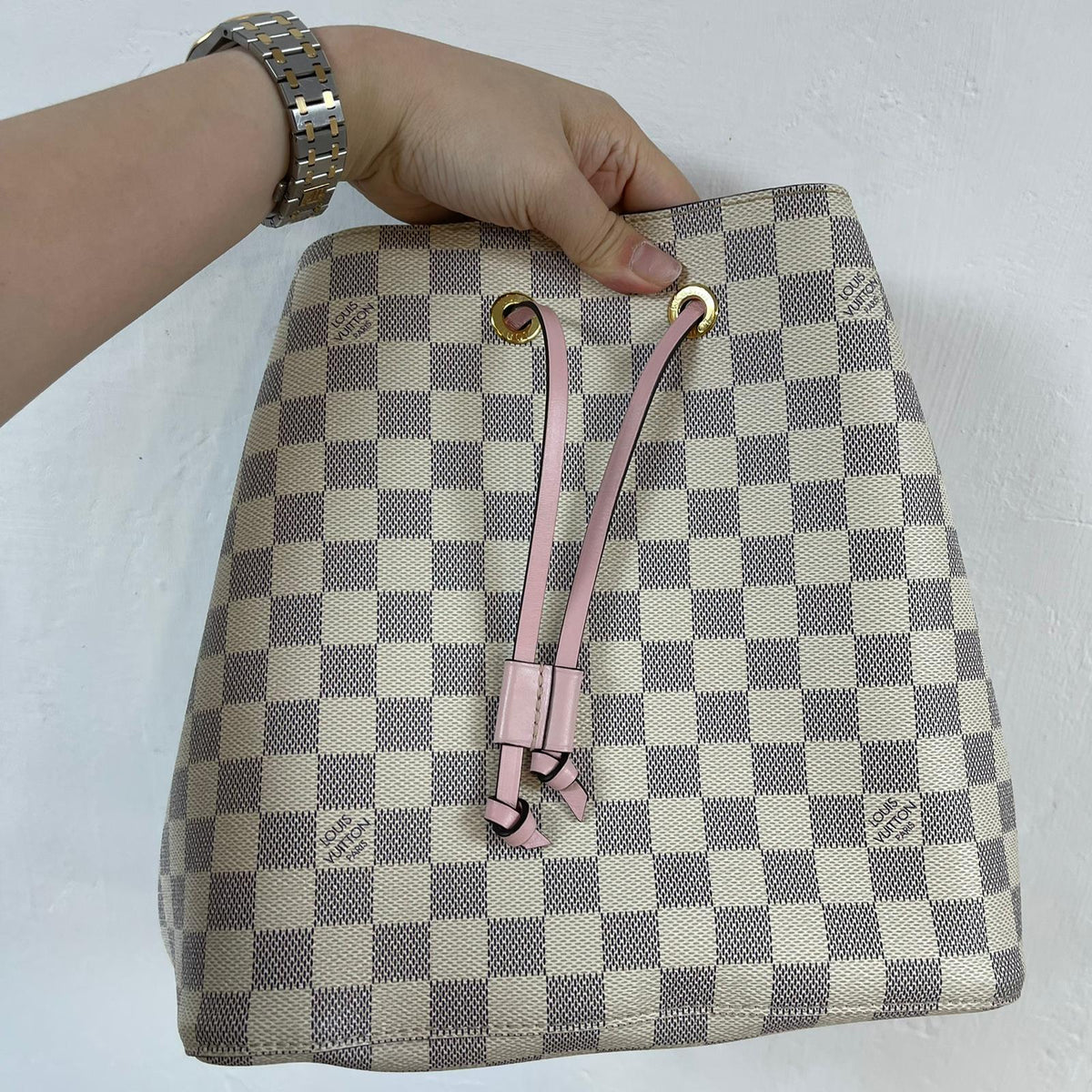 Louis-Vuitton NeoNoe MM Damier Azure Pink