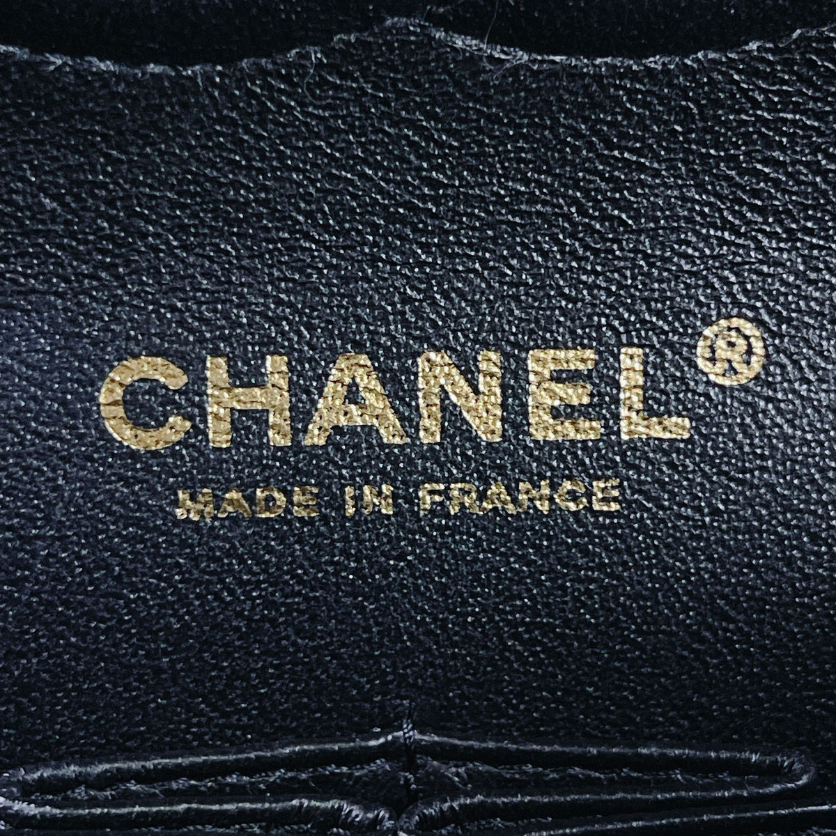 Classic Flap Medium Caviar Black GHW