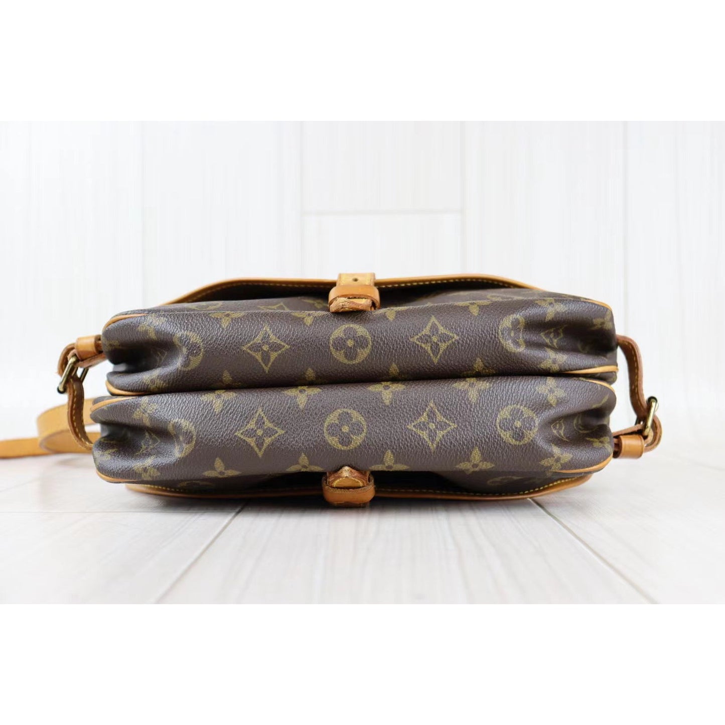 Rank AB ｜ LV Monogram Saumur MM Shoulder Bag｜072604