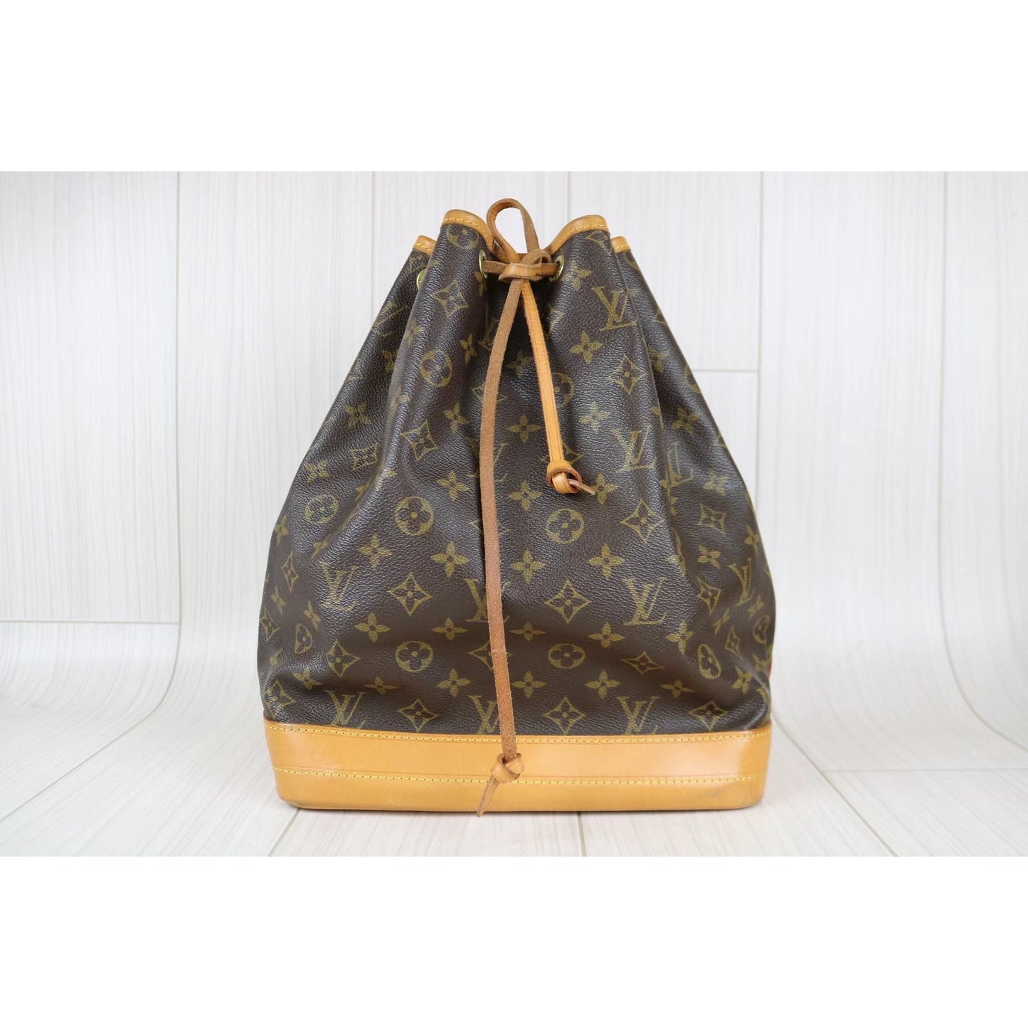 Rank AB ｜ LV Monogram Noe Shoulder Bag｜061505