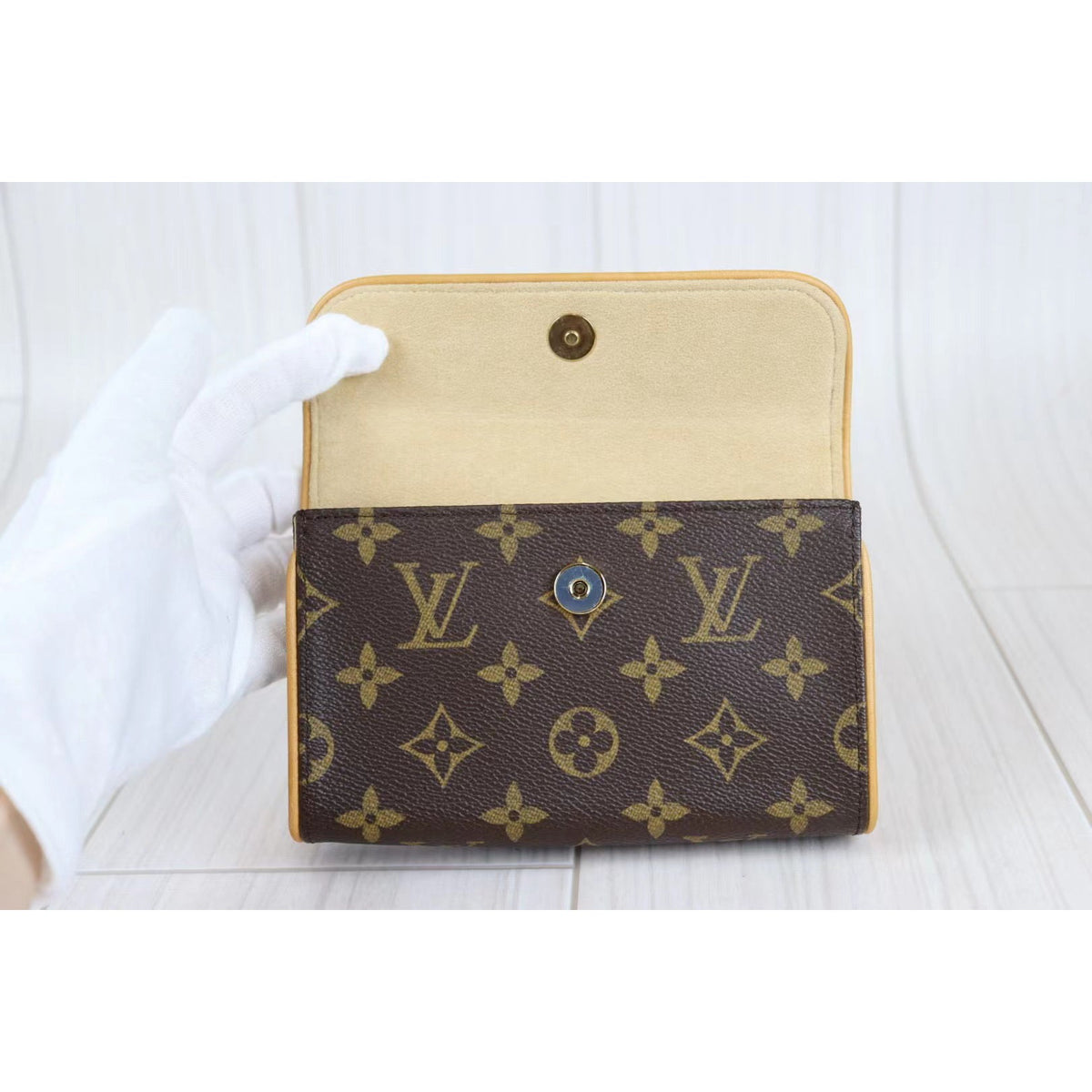 Rank A ｜ LV Monogram Pochette Florentine Waist Bag S｜072403