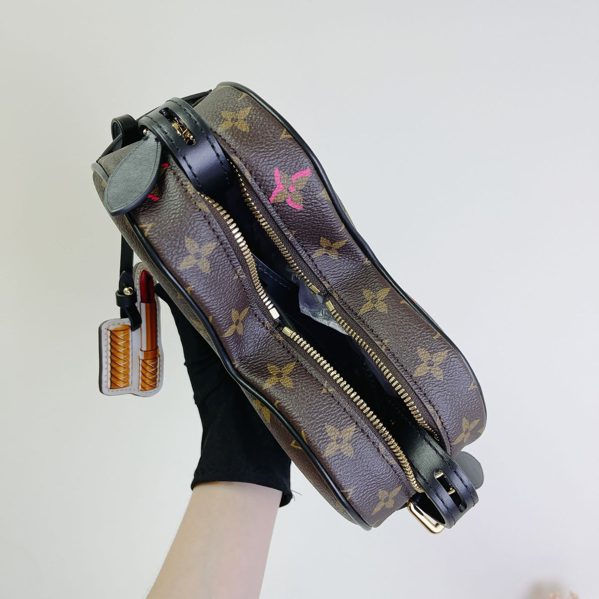 Louis-Vuitton Fall In Love Sac Coeur Monogram