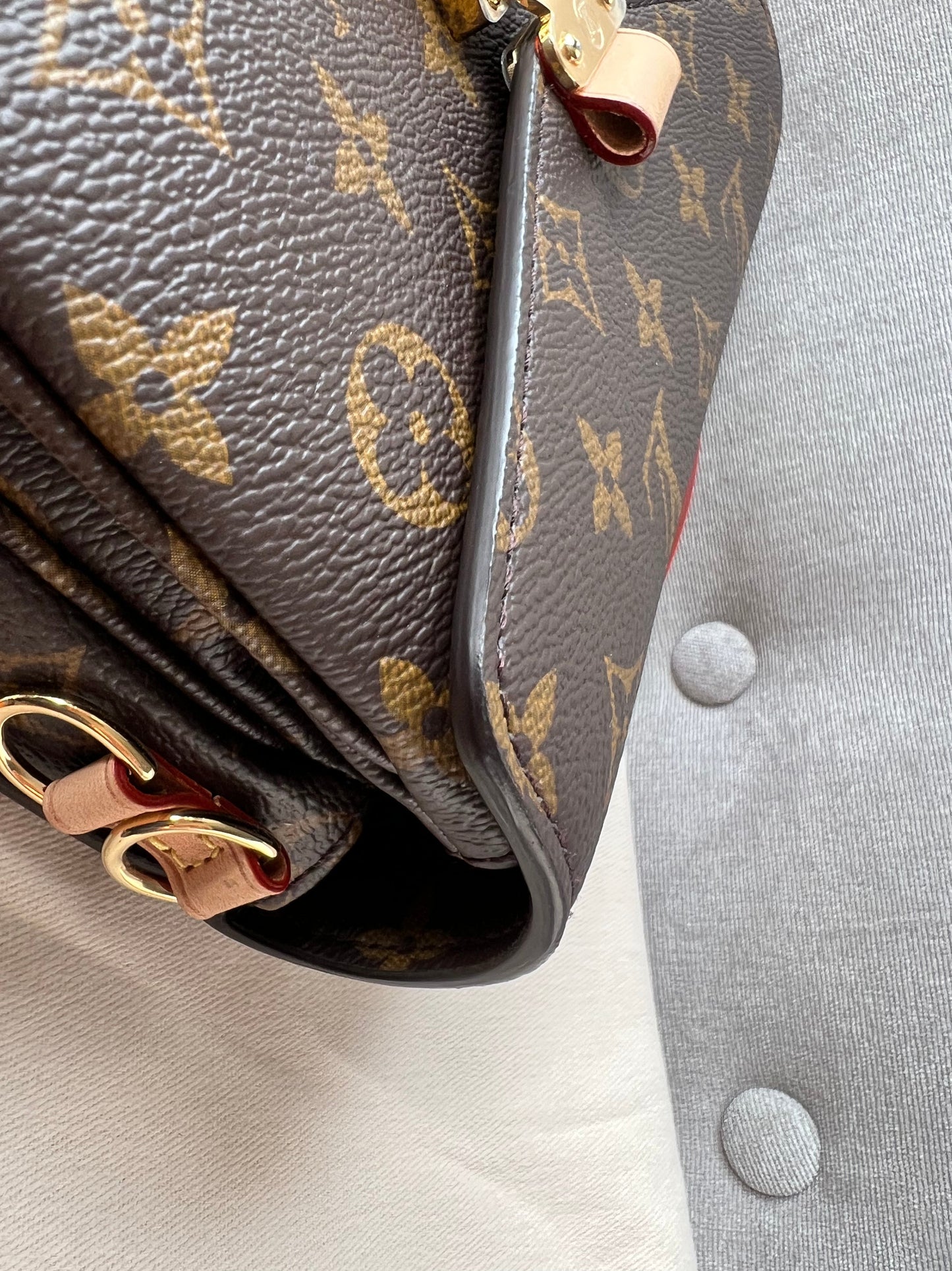 Louis Vuitton Pochette Metis East West Monogram (RRP £2,070)