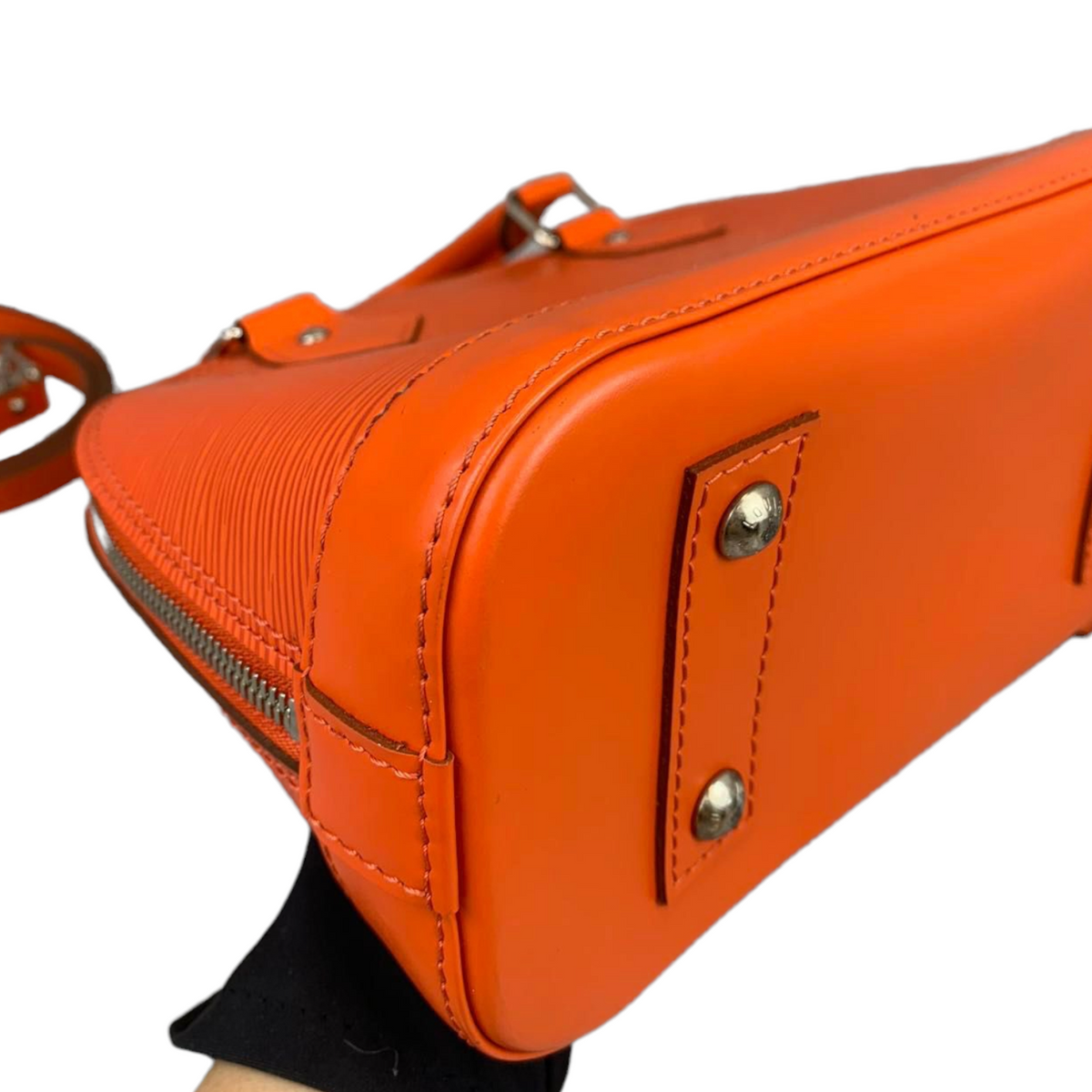 Louis-Vuitton Alma BB Epi Orange SHW