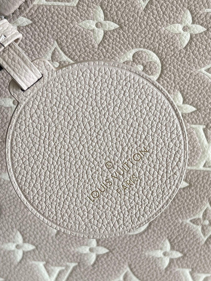 Louis Vuitton  MM Bag