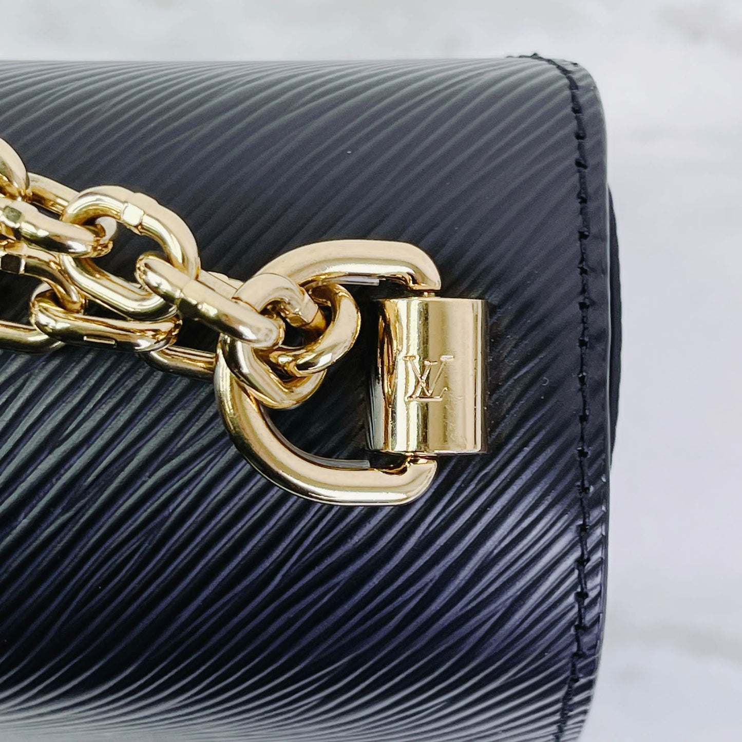Louis-Vuitton Twist Epi Leather MM Black GHW