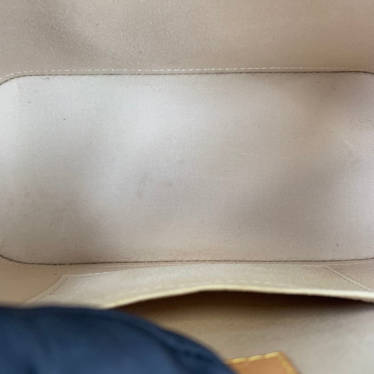 Louis-Vuitton Alma BB Vernis Beige GHW