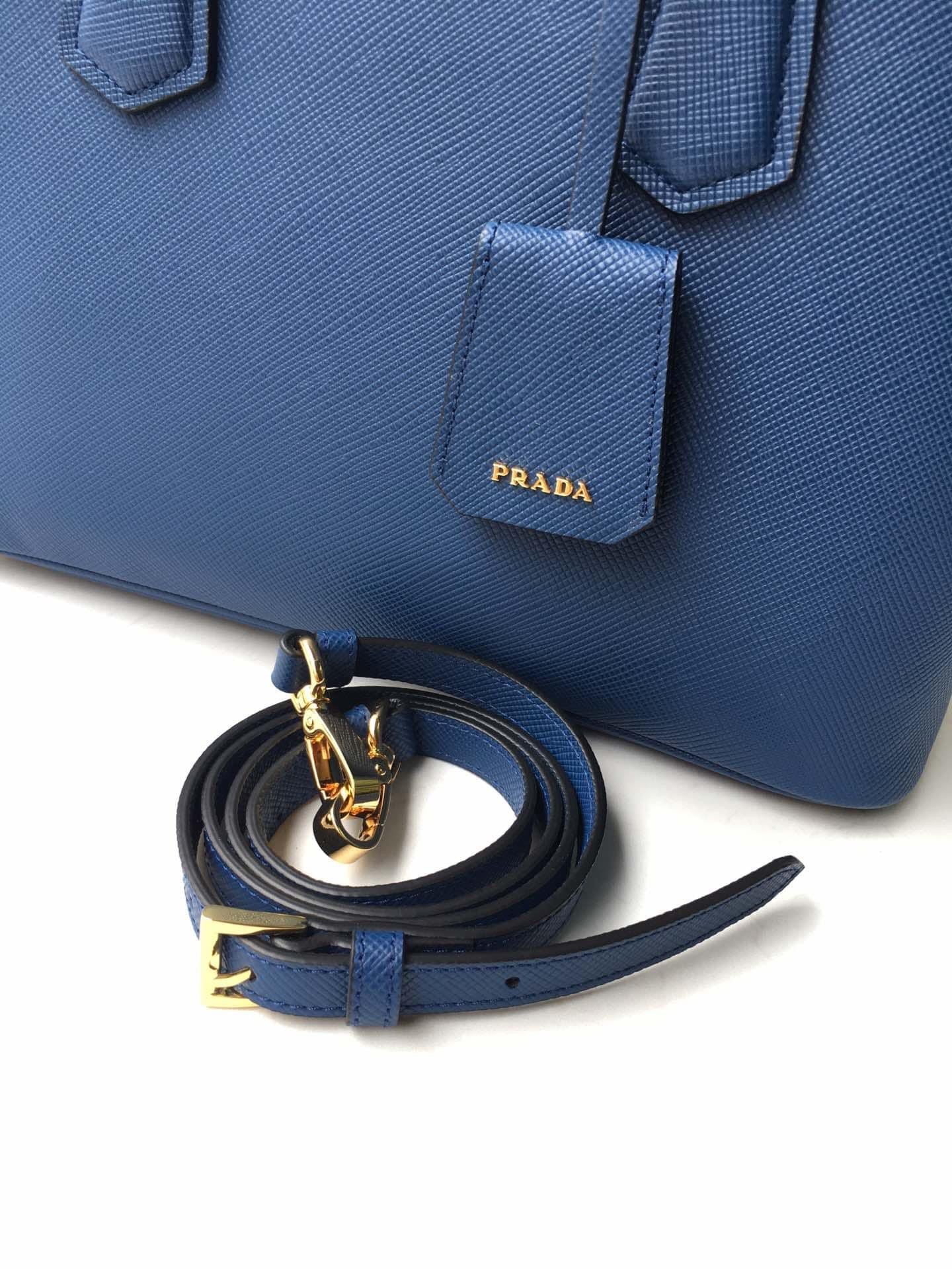 Prada Galleria Saffiano leather Medium  Bag