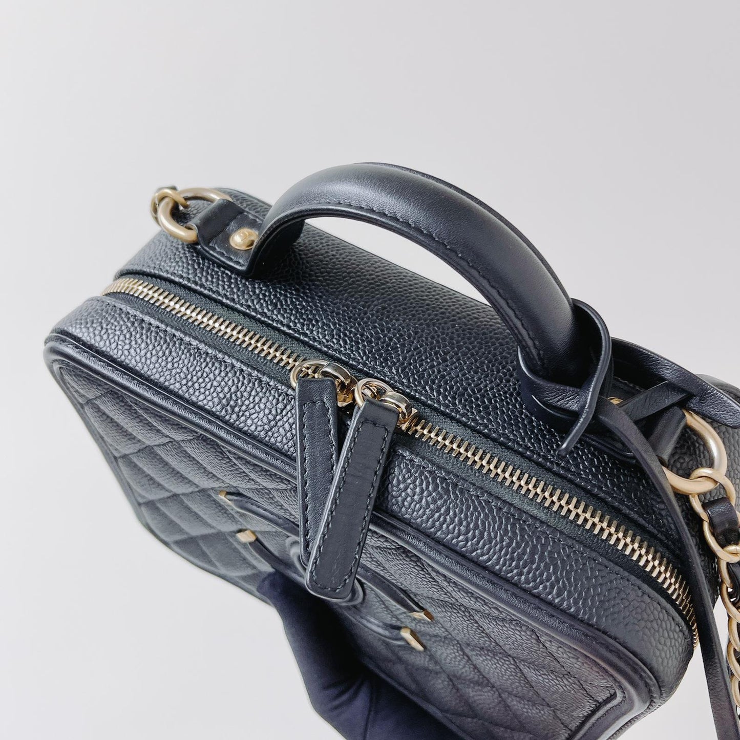 CC Filigree Medium Caviar Quilted Vanity Case Black