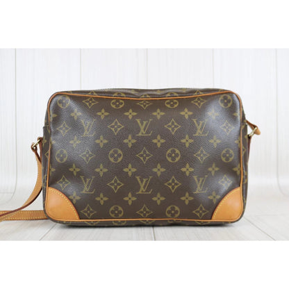 Rank A ｜ LV Monogram Trocadero 27 Shoulder Bag｜041605
