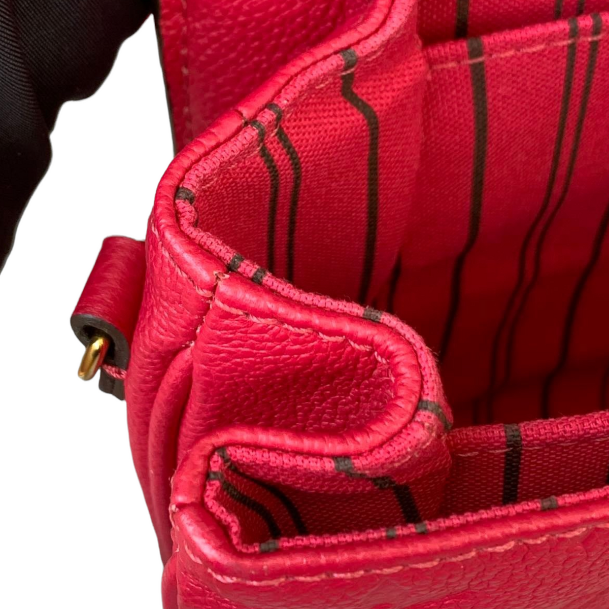 Louis-Vuitton Pochette Metis Empreinte Red GHW