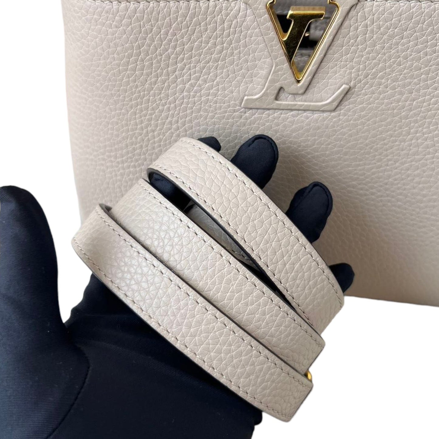 Louis-Vuitton Capucines BB GHW