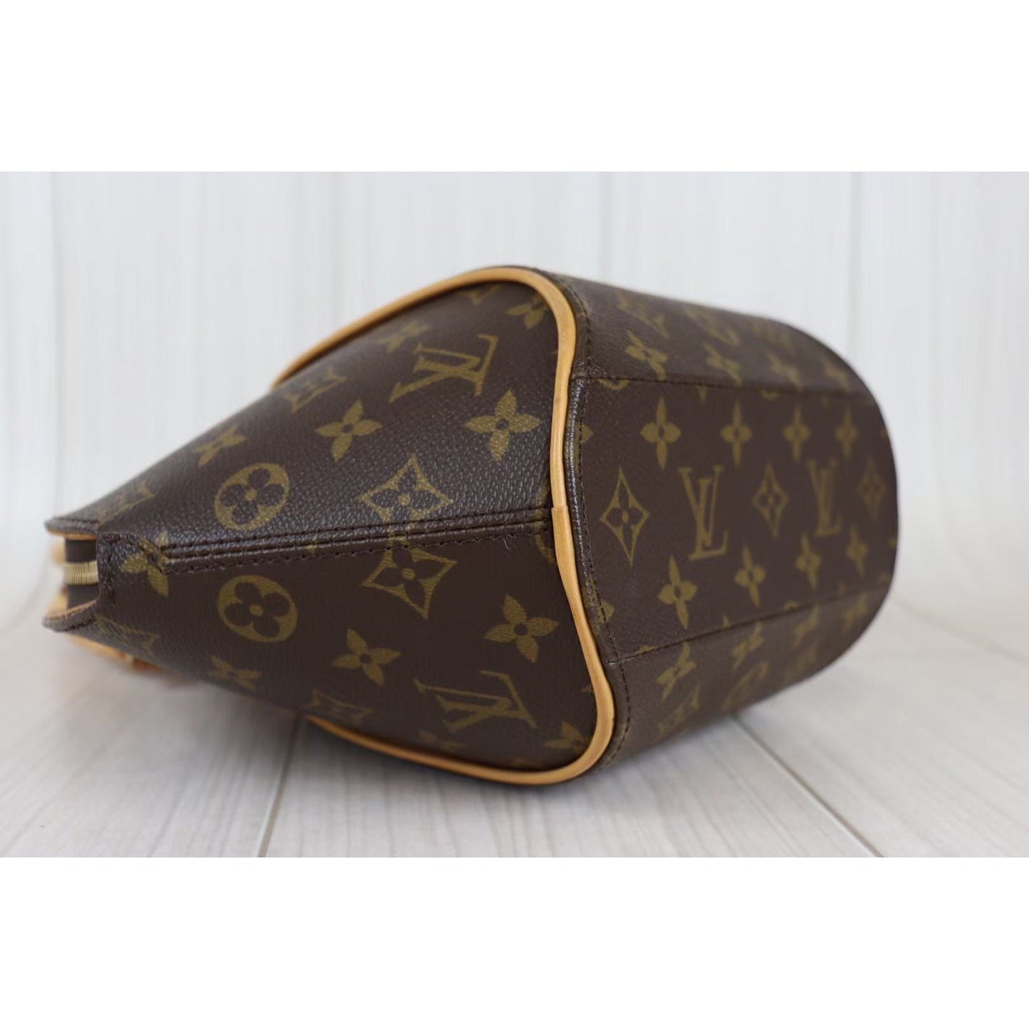 Rank SA ｜ LV Monogram Ellipse PM ｜082805