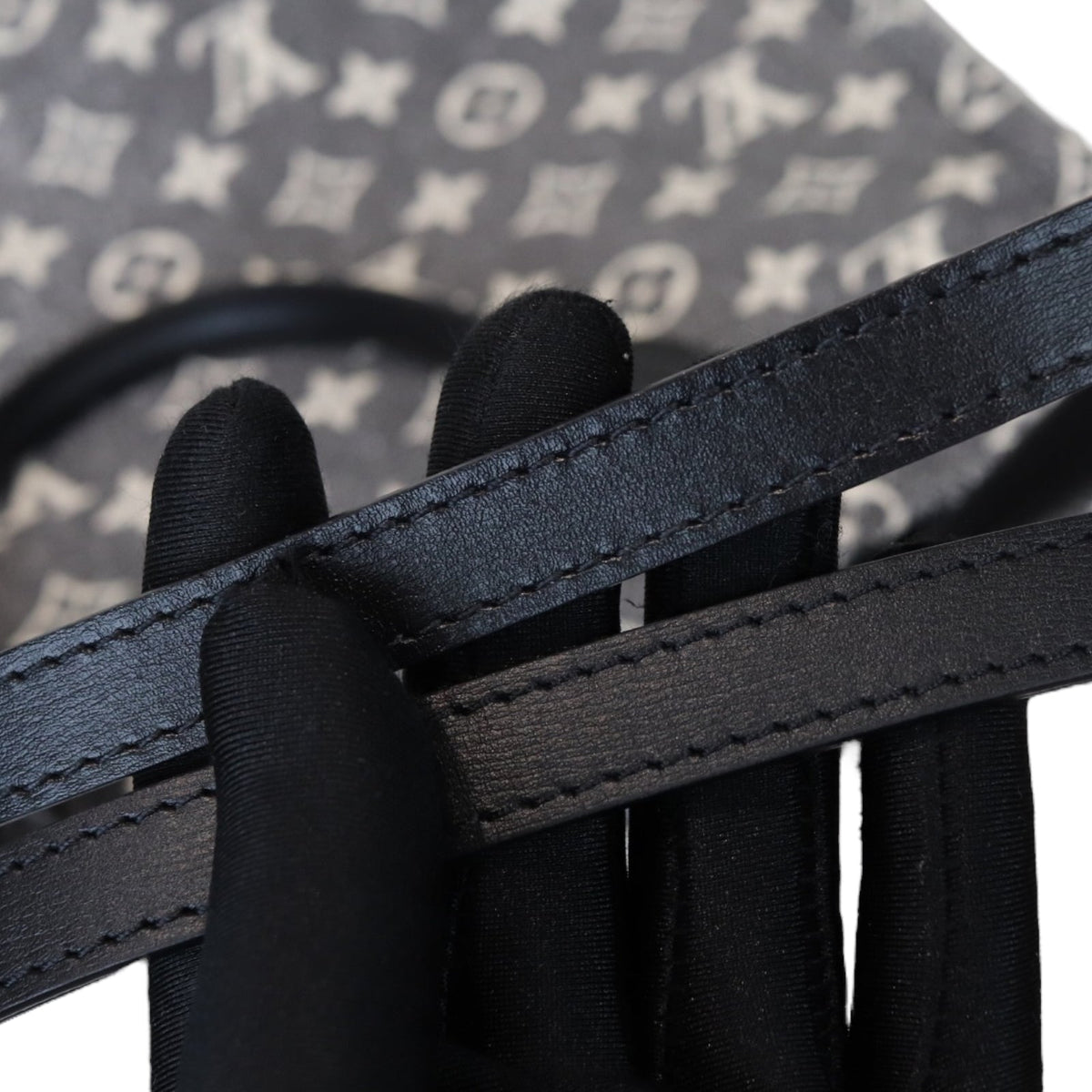 Louis-Vuitton OntheGO MM Denim