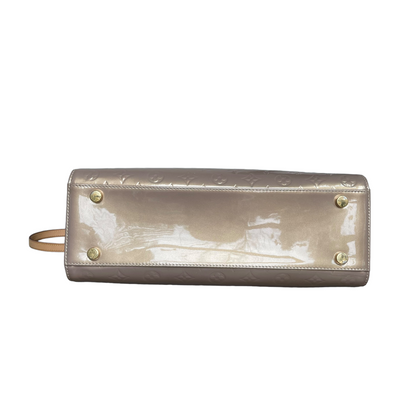 Louis-Vuitton Vernis Brea GM Beige Poudre GHW