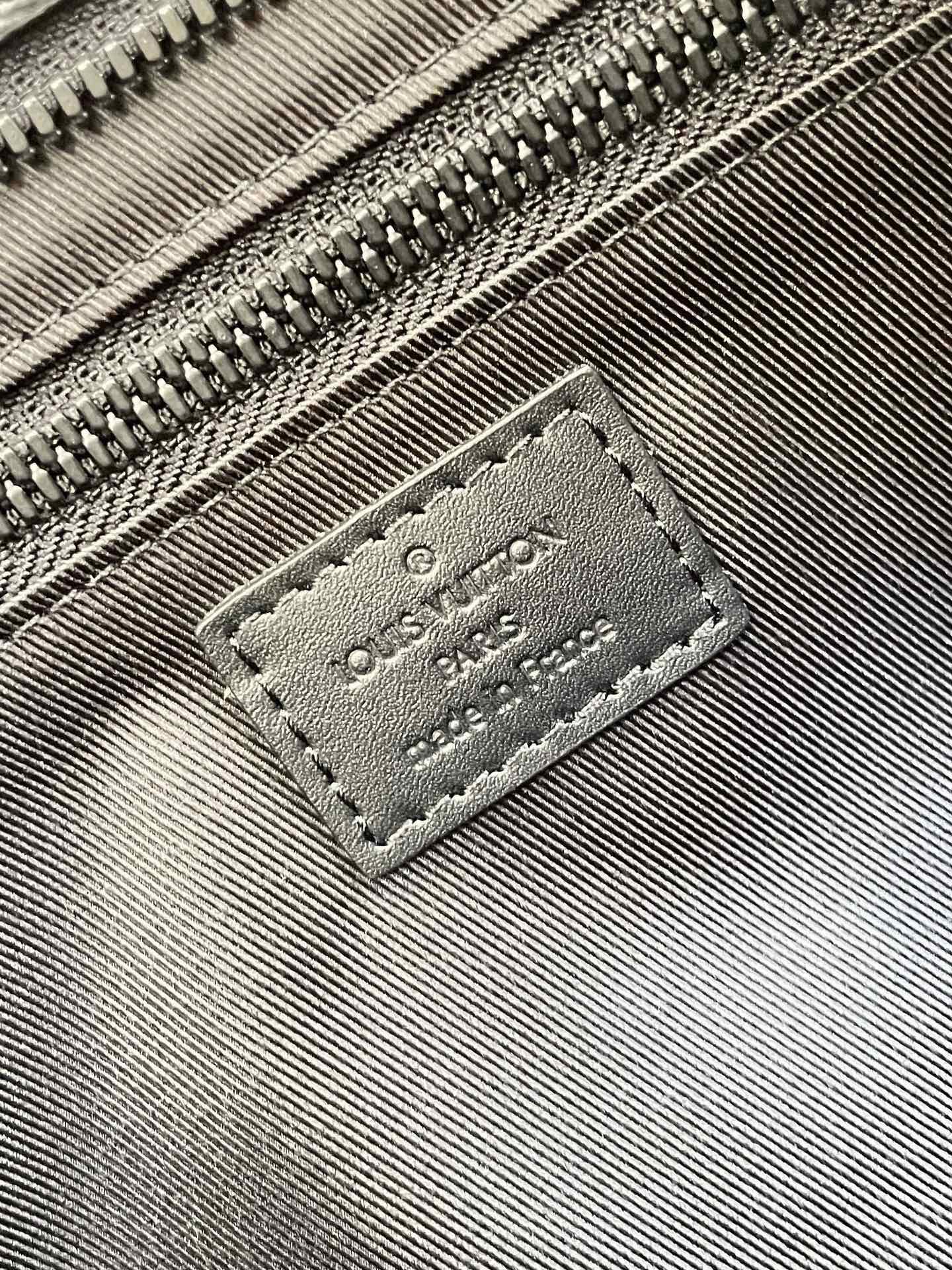 Louis Vuitton Sac Plat Horizontal Zippe Bag