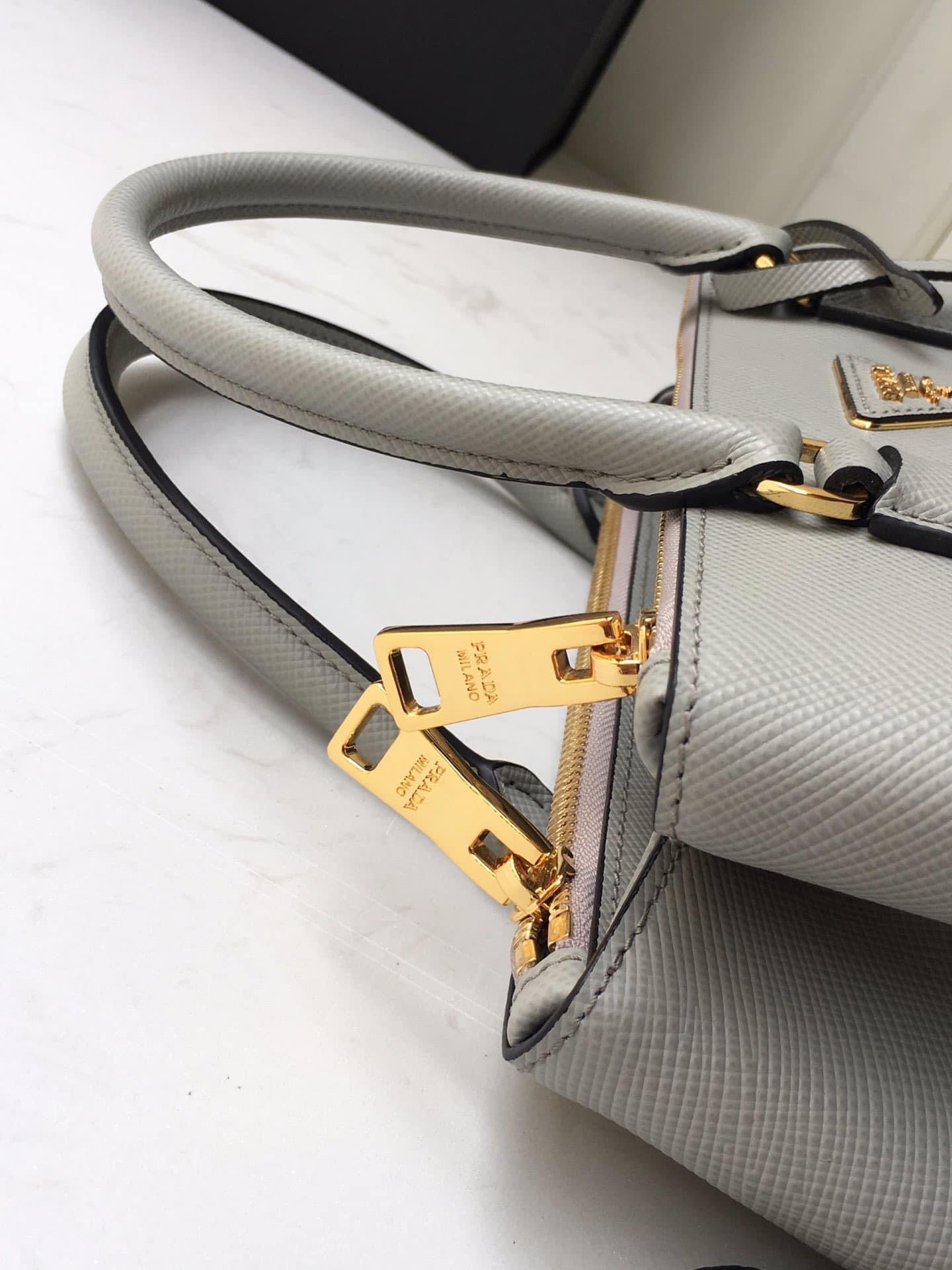 Prada Galleria Saffiano leather Medium  Bag