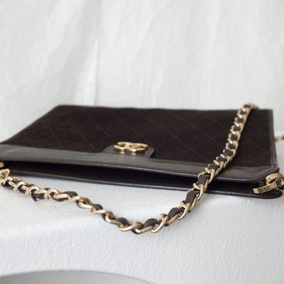 Chanel vintage brown pouch + chain