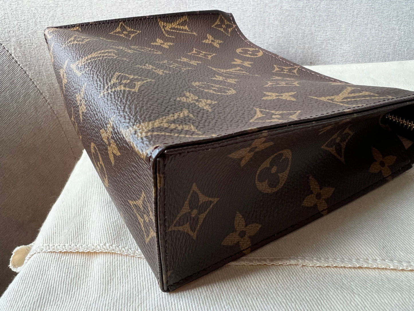 Louis Vuitton Toiletry Pouch 19 Monogram