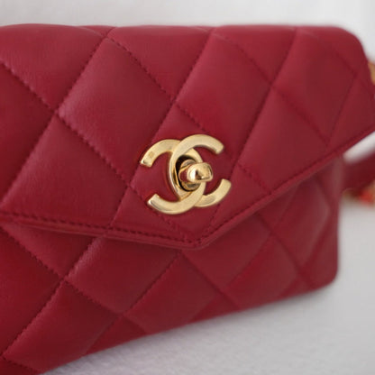Chanel  vintage quilted sheepskin CC belt bag+chain