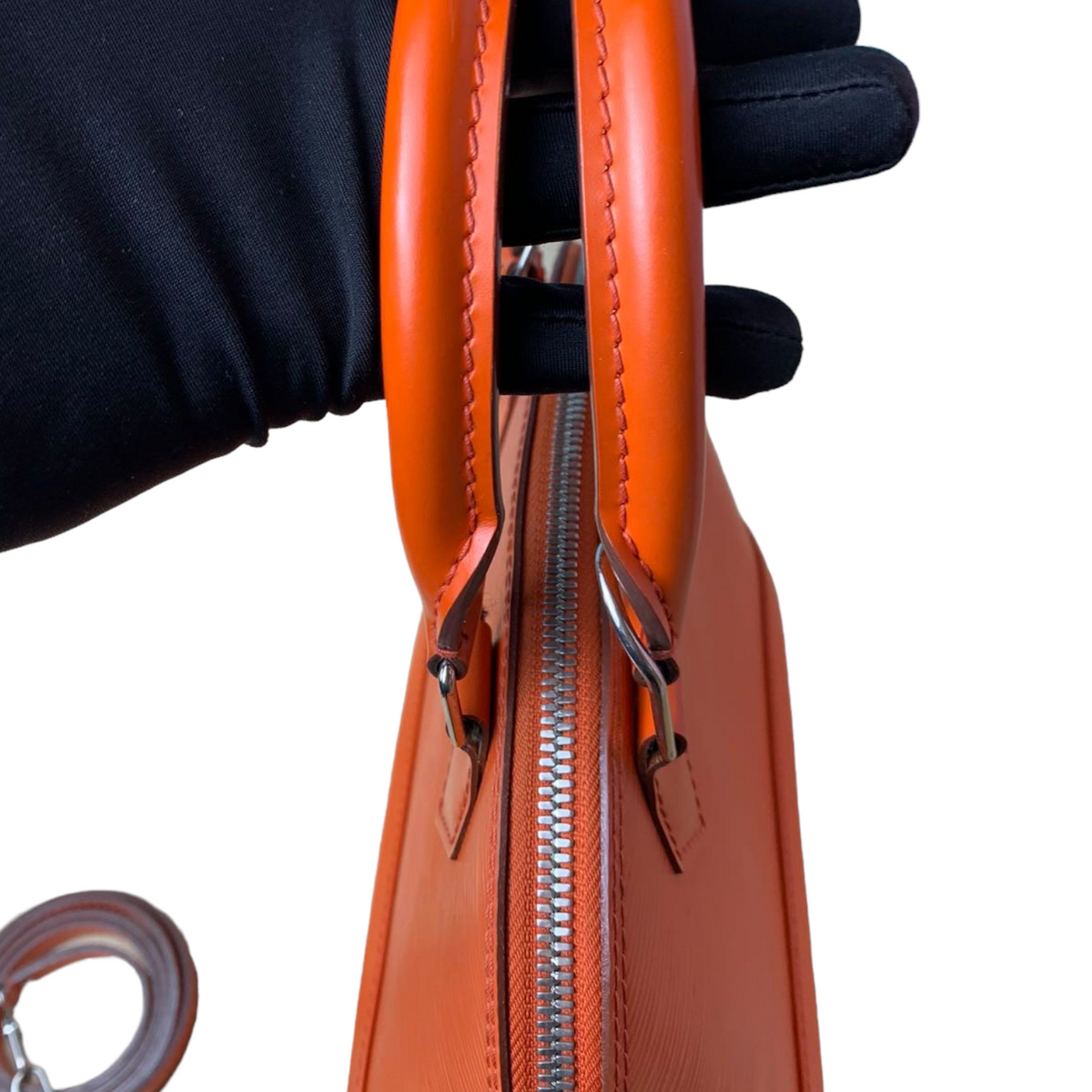 Louis-Vuitton Alma BB Epi Orange SHW