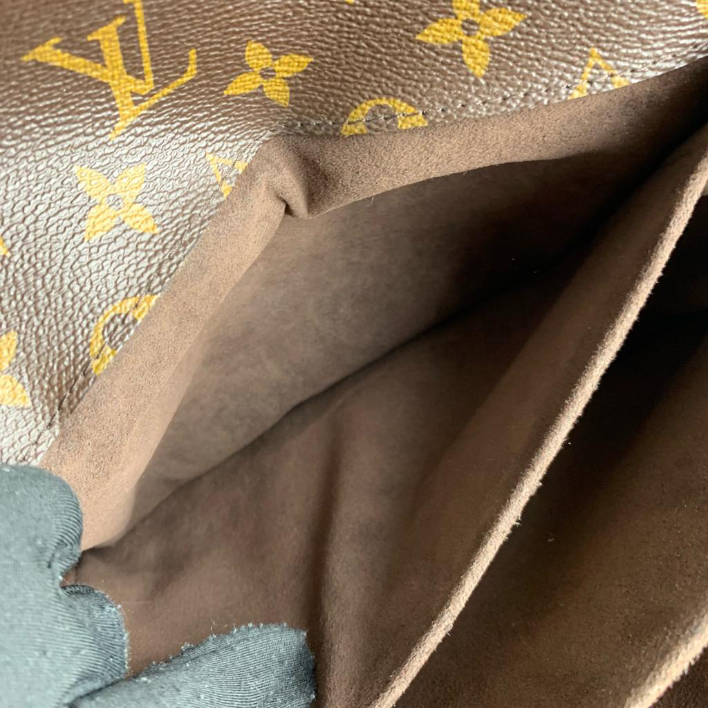 Louis-Vuitton Pochette Metis Leather Monogram GHW