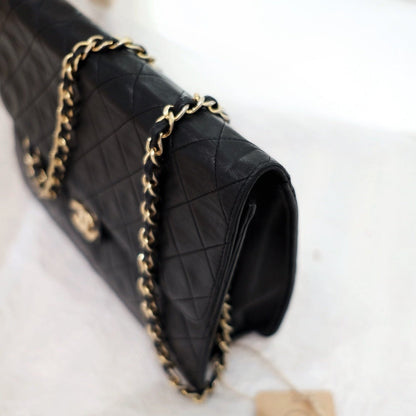 Chanel vintage woc flap chain bag