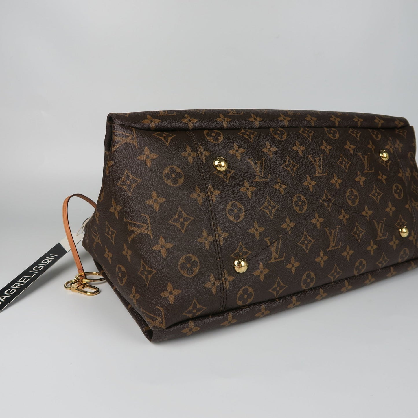 Louis-Vuitton Monogram Artsy MM