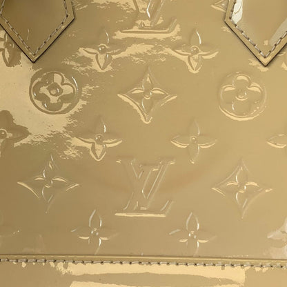 Louis-Vuitton Alma BB Vernis Beige GHW