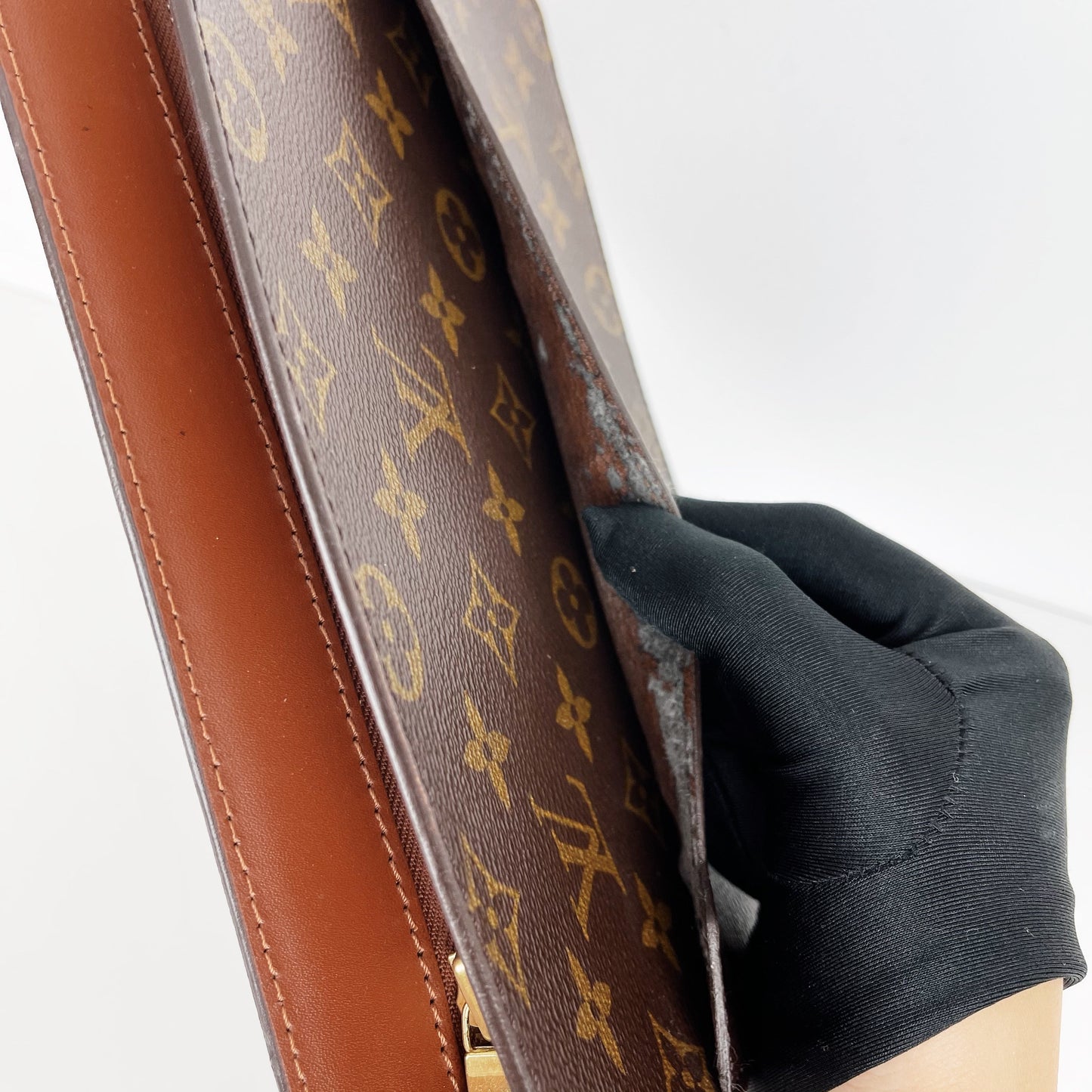 Louis-Vuitton Vintage Pochette Clutch Toiletry