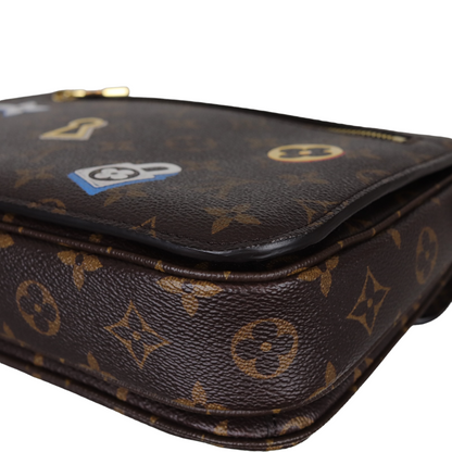 Louis-Vuitton Pochette Metis Monogram Love Lock GHW