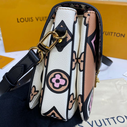 Louis Vuitton Pochette Metis Bag