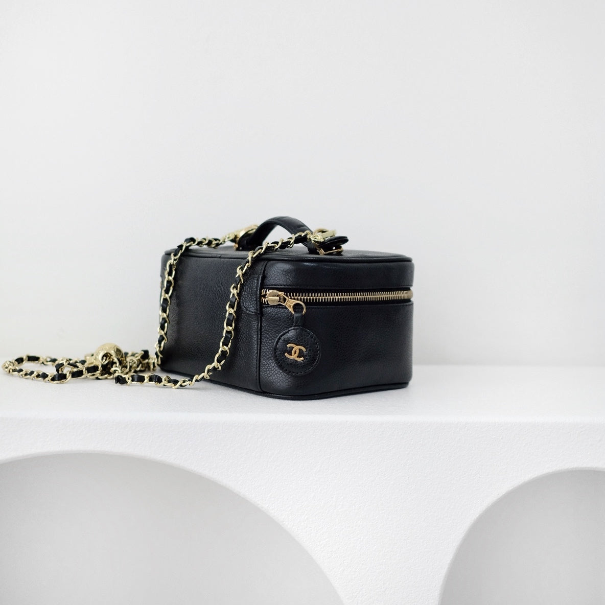 Chanel vintage coco cowhide wash bag