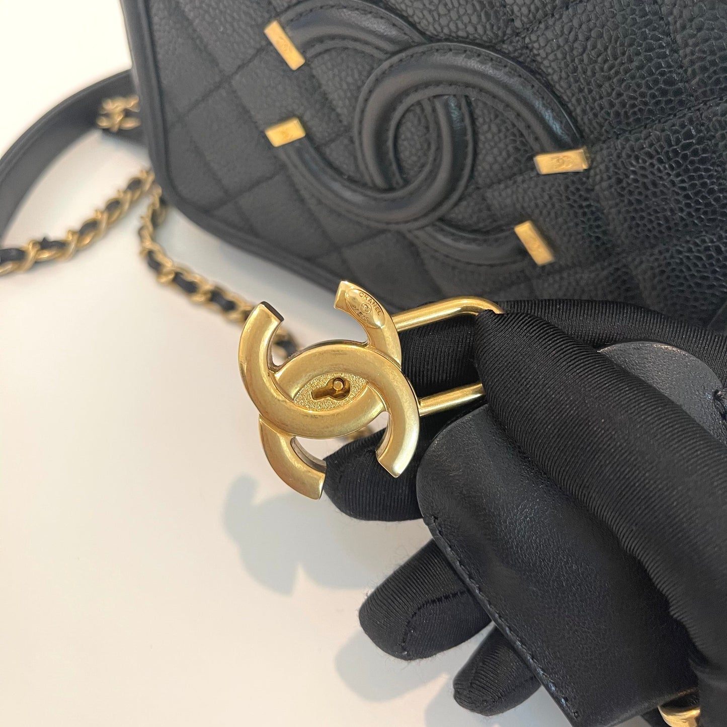 Filigree Vanity Case Caviar Small Black GHW
