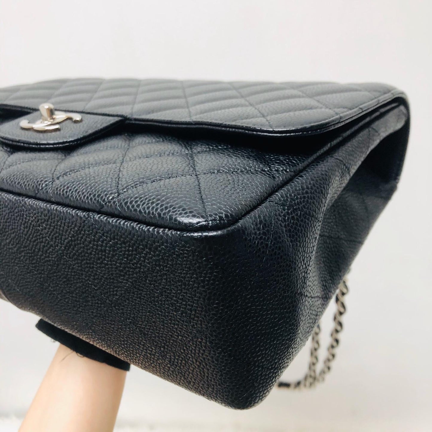 Single Flap Classic Jumbo in Black Caviar with SHW
