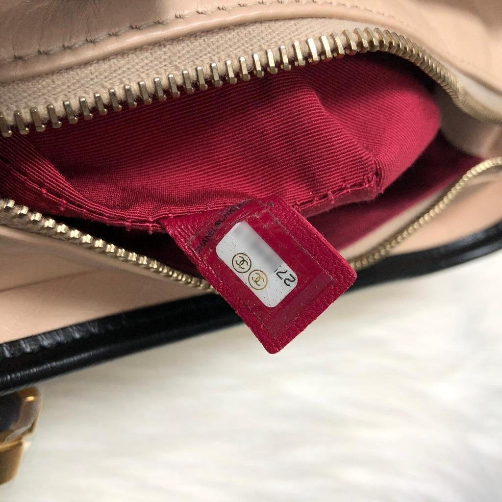 Aged Calfskin Quilted Small Gabrielle Hobo Beige Black