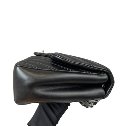 Medium Chevron Leather Flap Black SHW