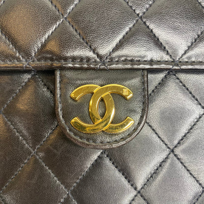 CHANEL Vintage Black Quilted Lambskin Leather Medium Single Chain Flap Bag in NEW CONDITION