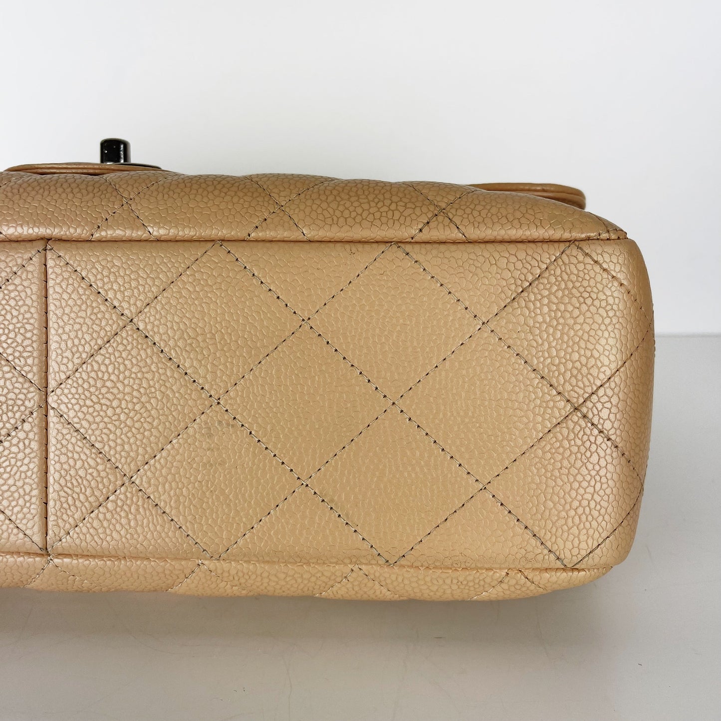Single Flap Jumbo in Beige Caviar with SHW