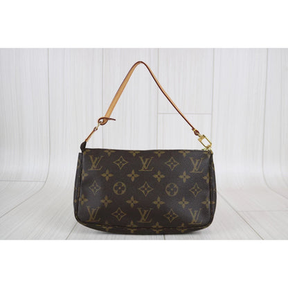 Rank AB ｜ LV Monogram Pochette Accessoires ｜030408