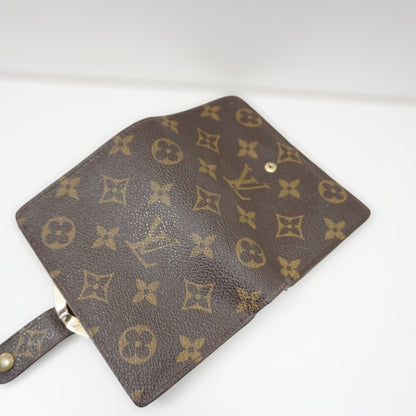 Louis Vuitton Pung