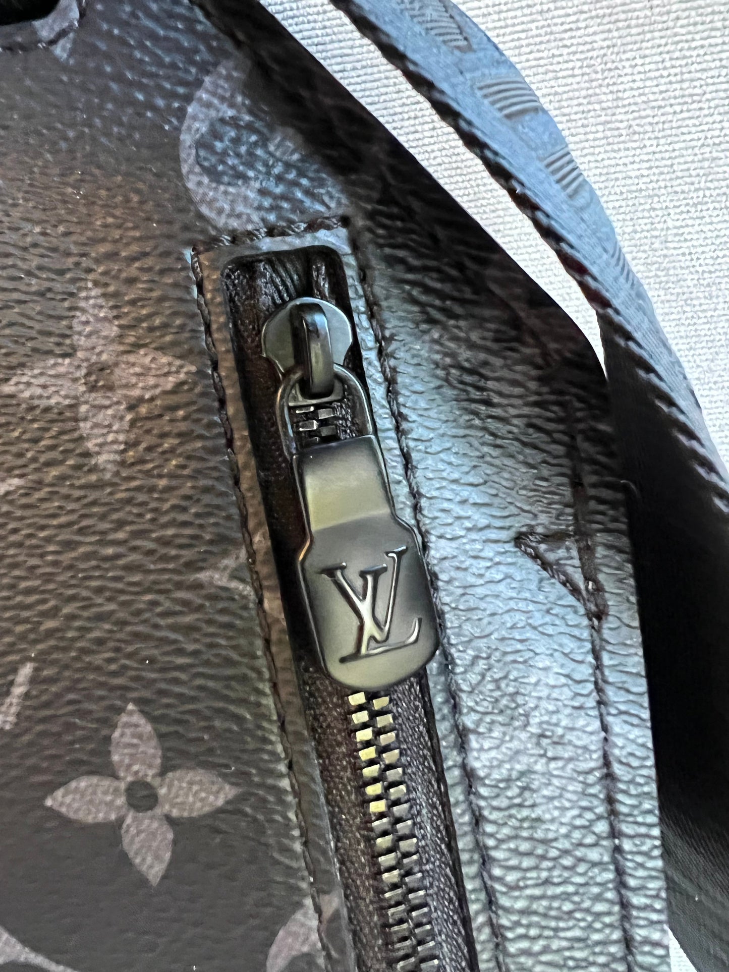 Louis Vuitton Saumur Sling Bag Monogram Eclipse (RRP £1510)